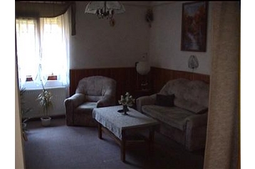 Ģimenes viesu māja Balatonföldvár 1